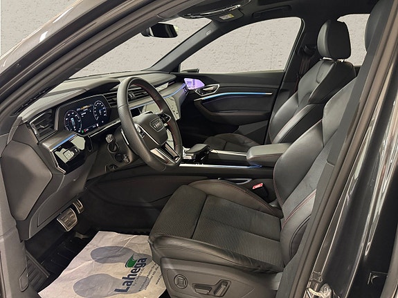Audi Q8 e-tron 3 of 5