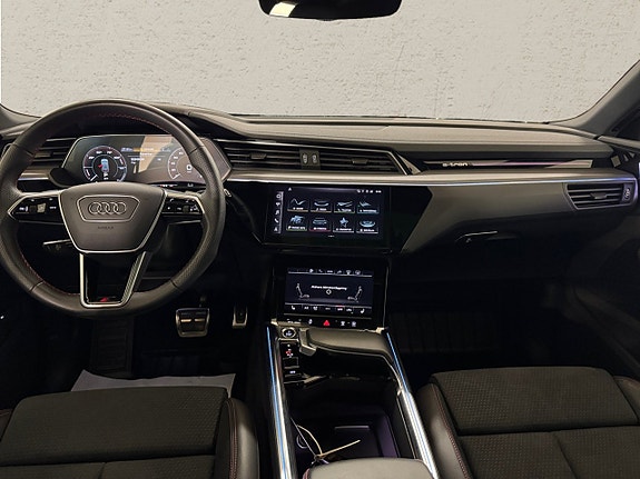 Audi Q8 e-tron 4 of 5