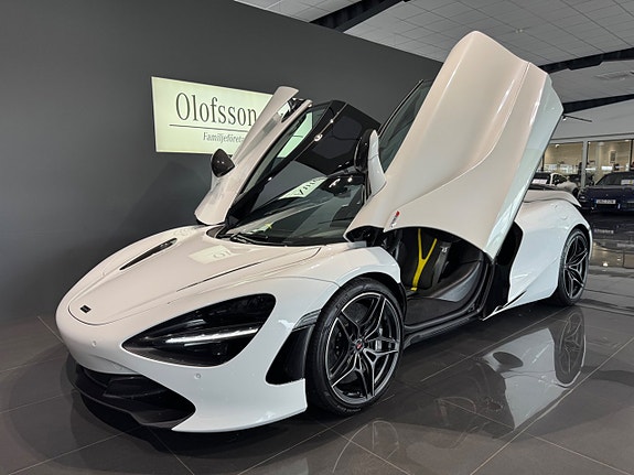 McLaren 720S 16 of 30