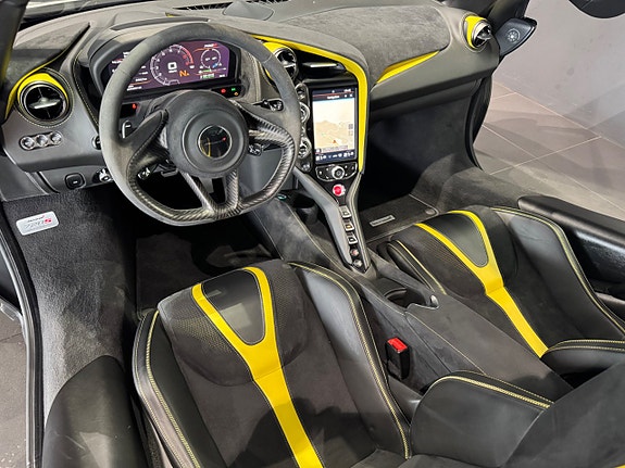 McLaren 720S 4 of 5