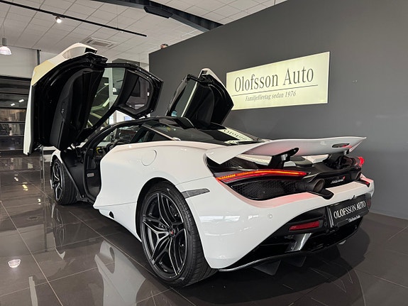 McLaren 720S 2 of 5
