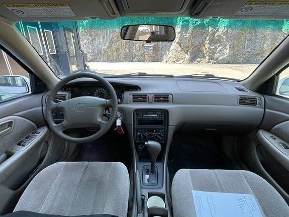 Toyota Camry 5 of 5