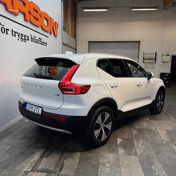 Volvo XC40 4 of 13