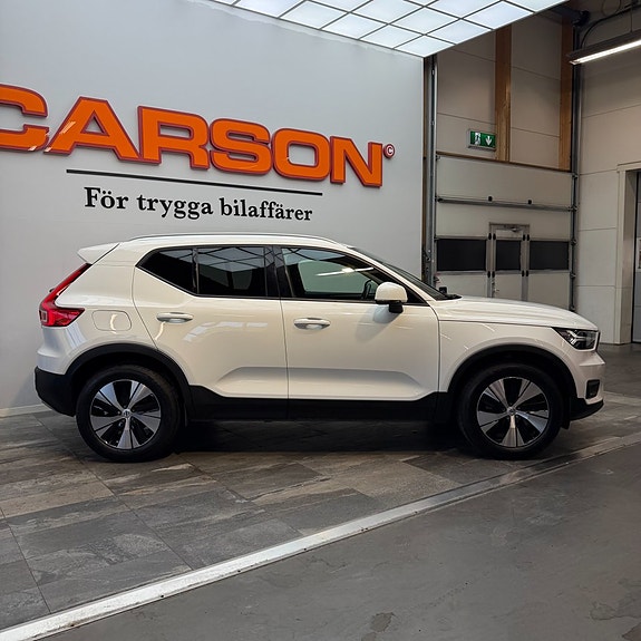 Volvo XC40 3 of 13