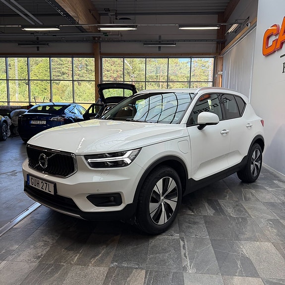 Volvo XC40 5 of 13