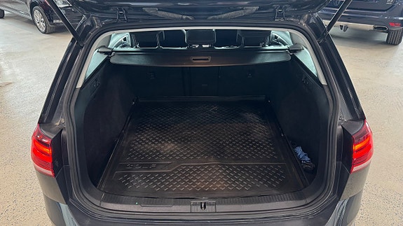 Volkswagen Golf Alltrack 3 of 5