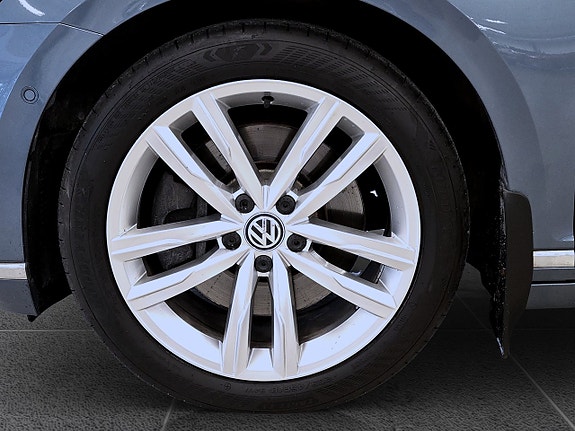 Volkswagen Passat 16 of 16