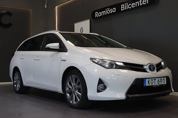 Toyota Auris 5 of 5