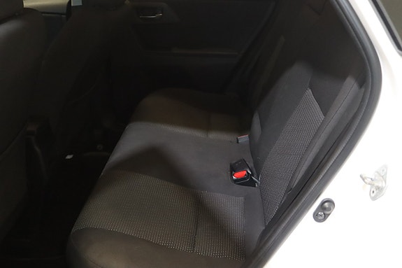 Toyota Auris 15 of 21