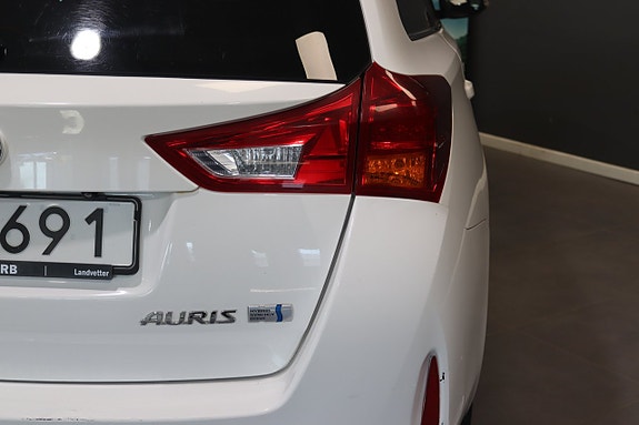 Toyota Auris 10 of 21
