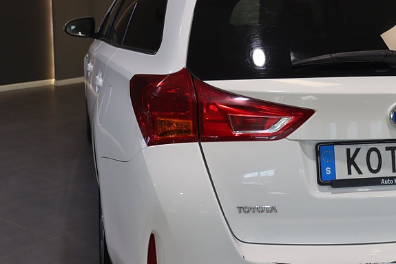 Toyota Auris 9 of 21