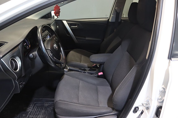 Toyota Auris 16 of 21