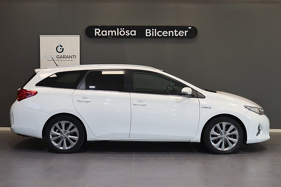Toyota Auris 6 of 21