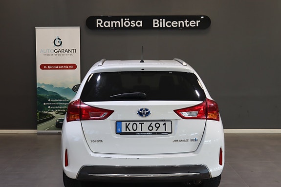 Toyota Auris 11 of 21