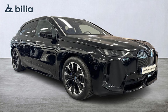 BMW iX 19 of 19