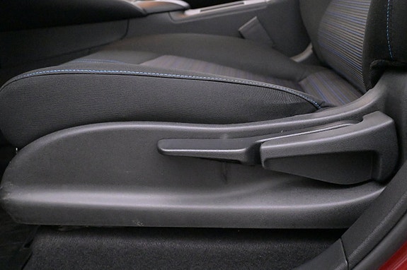 Nissan Leaf 13 of 27