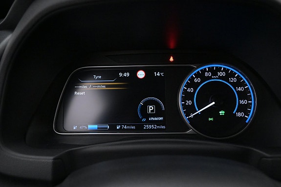 Nissan Leaf 10 of 27