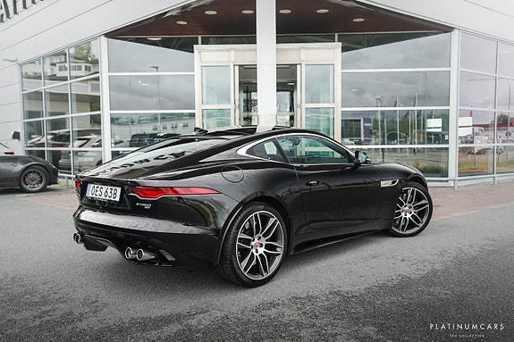 Jaguar F-TYPE 2 of 5