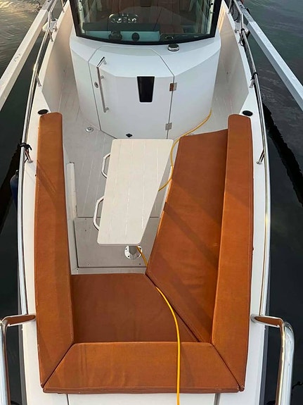Axopar 28 Cabin Mercury 300hk - Vi förmedlar din båt 6 of 8