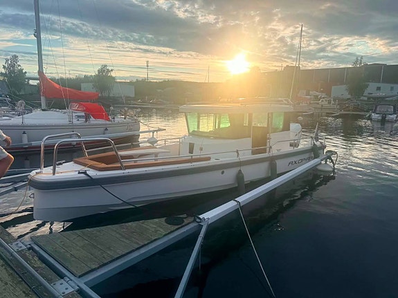 Axopar 28 Cabin Mercury 300hk - Vi förmedlar din båt 3 of 8