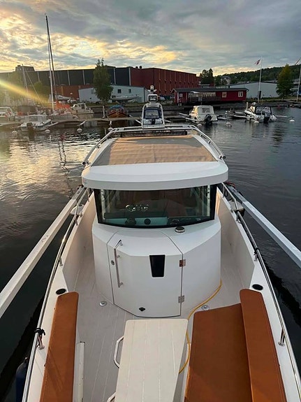 Axopar 28 Cabin Mercury 300hk - Vi förmedlar din båt 8 of 8