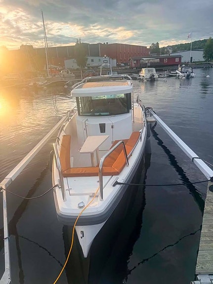 Axopar 28 Cabin Mercury 300hk - Vi förmedlar din båt 2 of 8