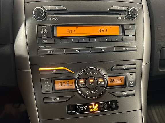 Toyota Auris 16 of 17