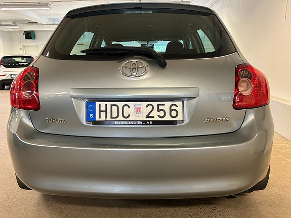 Toyota Auris 6 of 17