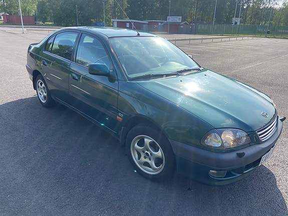 Toyota Avensis 6 of 7