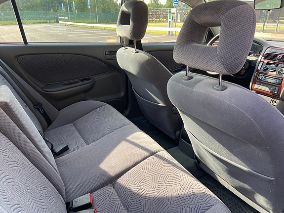 Toyota Avensis 4 of 7