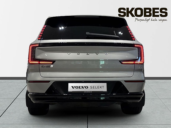 Volvo EX90 7 of 24