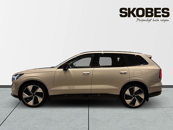 Volvo EX90 5 of 24