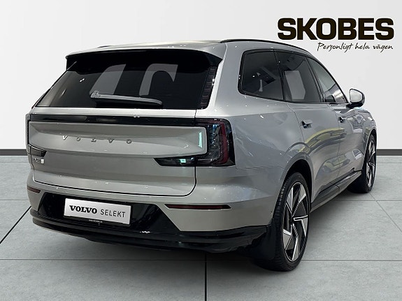 Volvo EX90 8 of 24