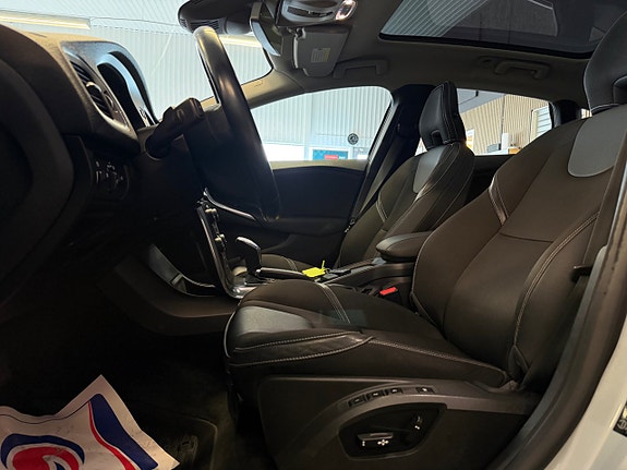 Volvo V40 19 of 30