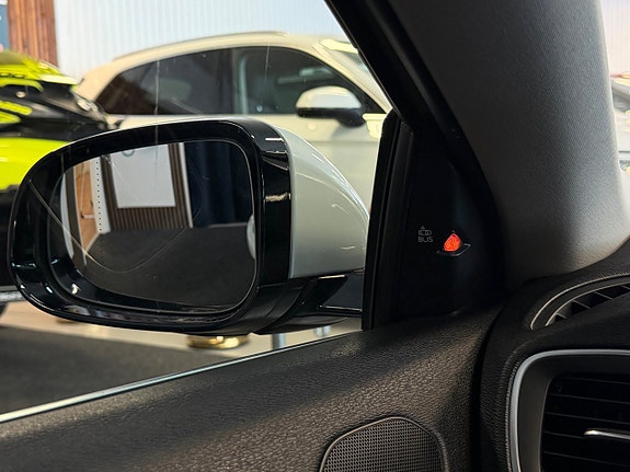 Volvo V40 24 of 30