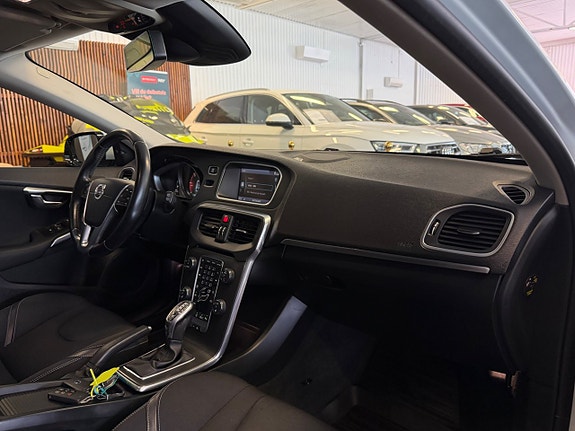 Volvo V40 10 of 30