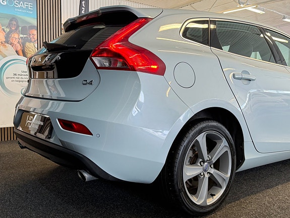 Volvo V40 7 of 30