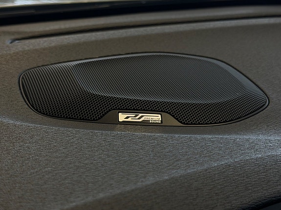 Volvo V40 27 of 30
