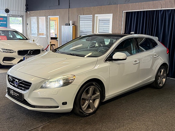 Volvo V40 3 of 30