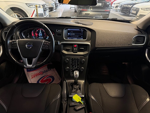 Volvo V40 17 of 30