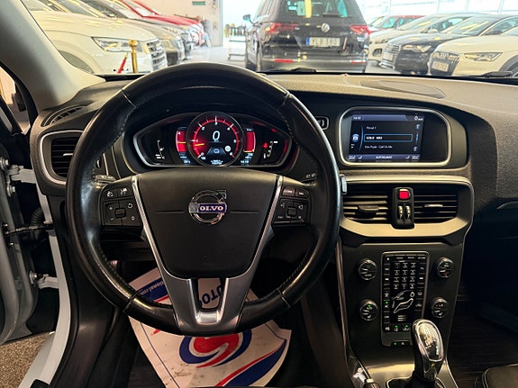 Volvo V40 22 of 30