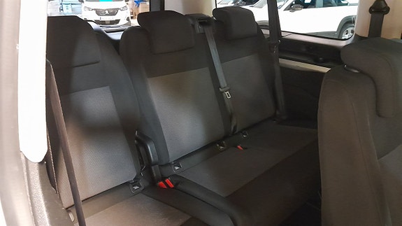 Peugeot Traveller 7 of 11