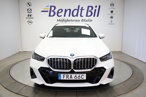 BMW 530e 2 of 5