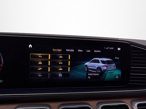 Mercedes-Benz GLE450 25 of 30