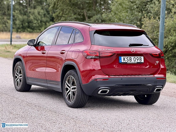 Mercedes-Benz GLA250 e 19 of 22