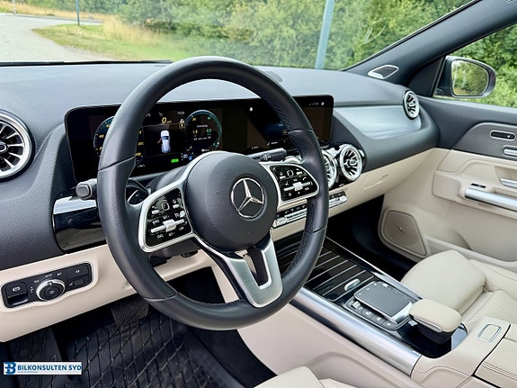 Mercedes-Benz GLA250 e 6 of 22