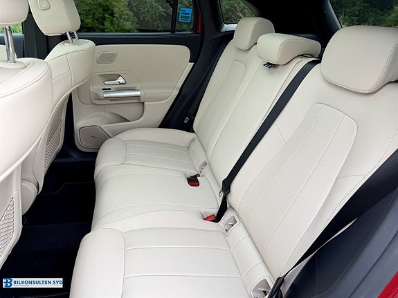 Mercedes-Benz GLA250 e 7 of 22
