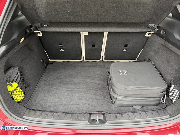 Mercedes-Benz GLA250 e 17 of 22