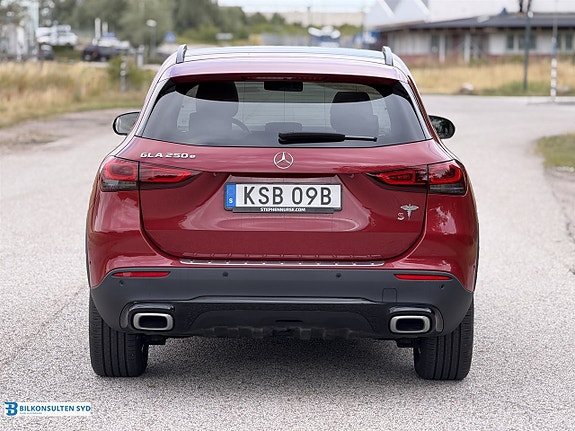 Mercedes-Benz GLA250 e 20 of 22