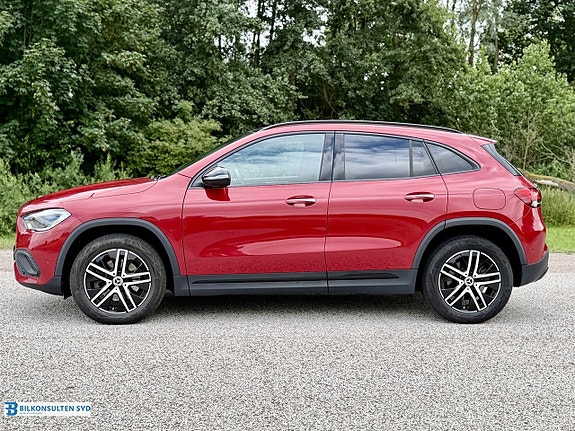Mercedes-Benz GLA250 e 4 of 5